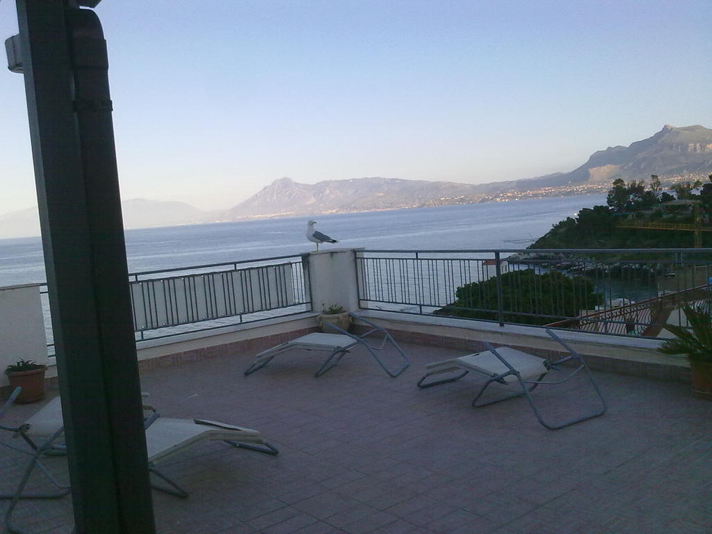La Caletta Bed & Breakfast ซานตาฟลาวิอา ภายนอก รูปภาพ